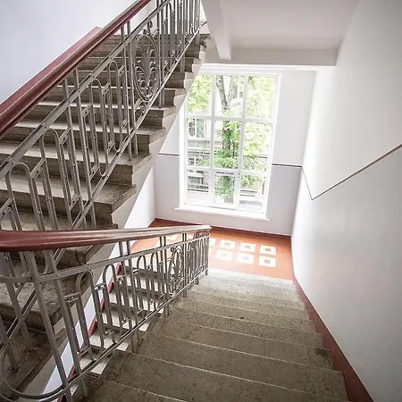 Comfortable In The Heart Of * Tallin